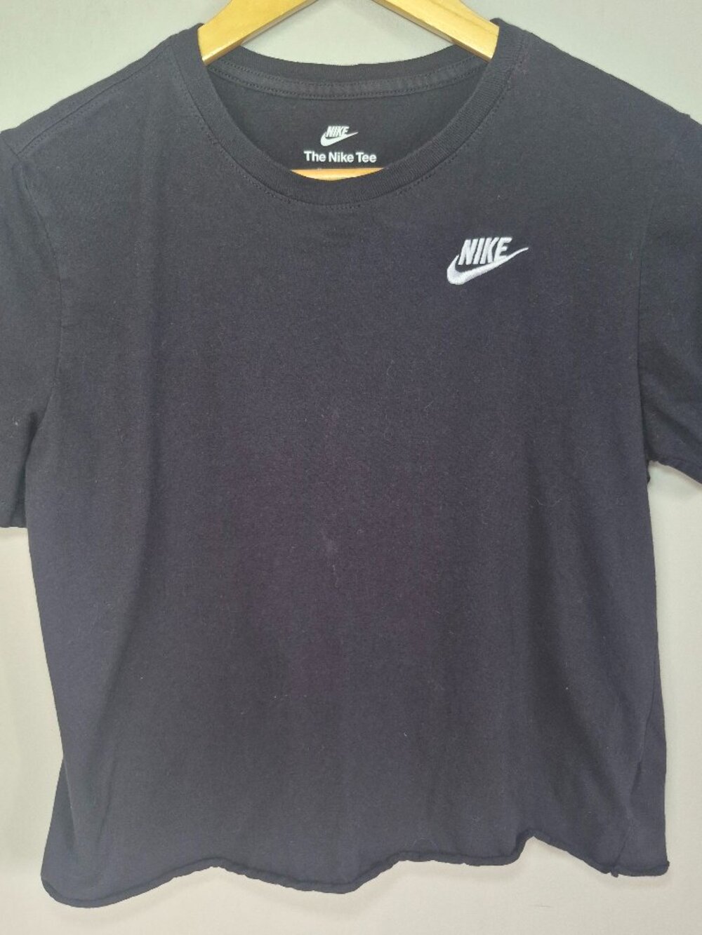 Nike The Nike Tee Black T-Shirt Medium Small Logo Short Sleeve Top